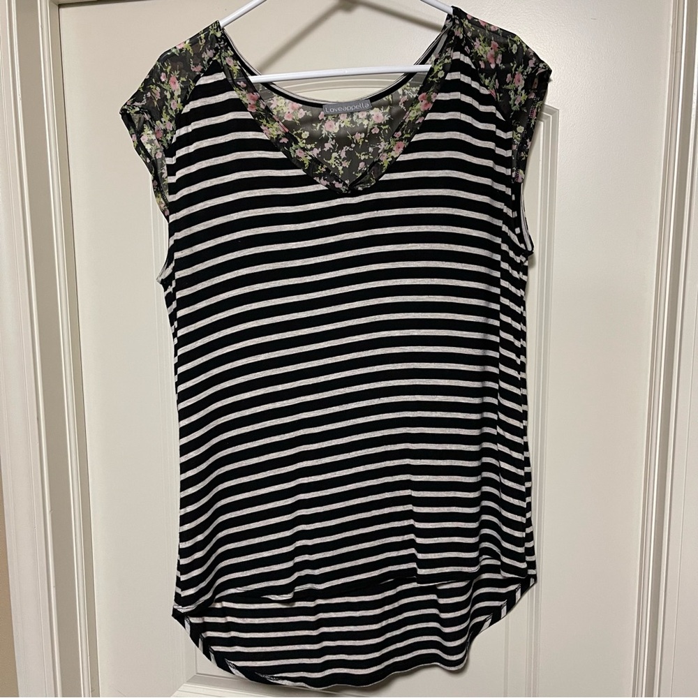 Women’s short sleeve blouse